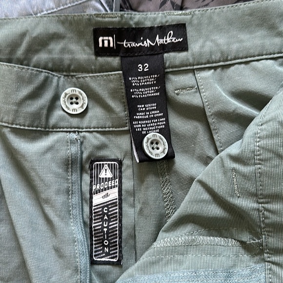 Lot of 3 Travis Mathew shorts - size 32 - Picture 2 of 7